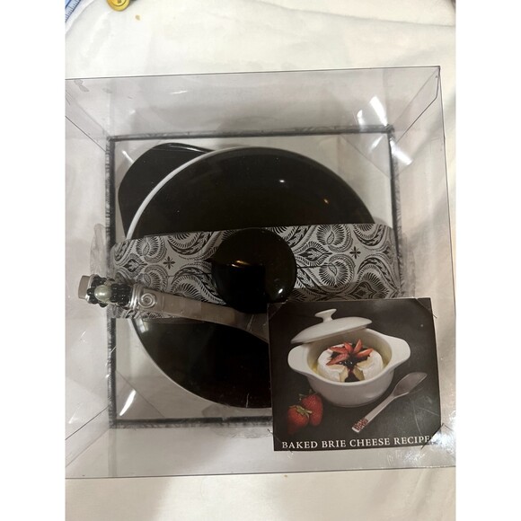 Wild Eye Baked Brie Cheese Baker Set With Recipes - Picture 1 of 2